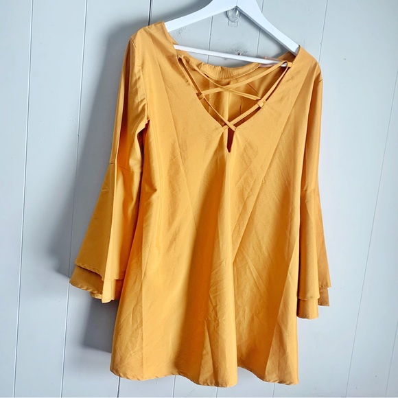 LYDFS Gold Mustard Sexy Rear V Strappy Bell Sleeve Top
Size M - Picture 2 of 6